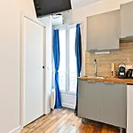 Studio Equipe Dans Le 18Eme Arrondissement